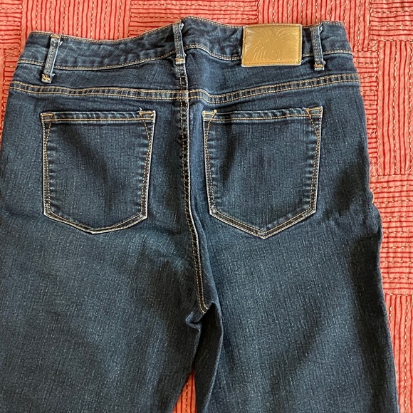 Anne Klein size 6 women’s Blue Straight Leg Jeans in Classic Indigo denim - Picture 7 of 16